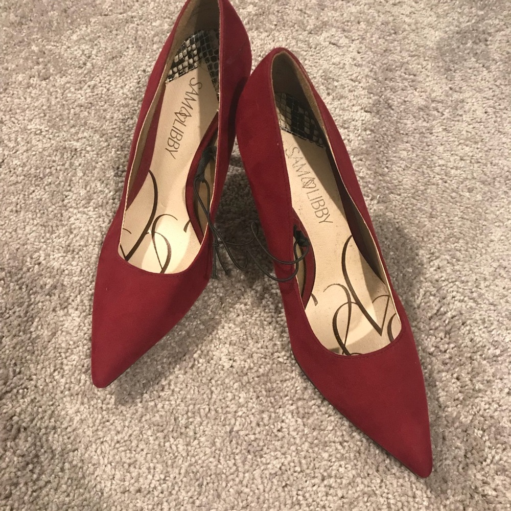 Red pumps - Picture 2 of 4